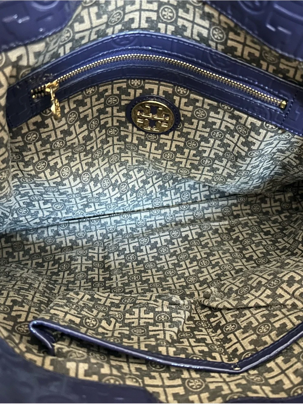 💜Tory Burch💛Purple~Plum embossed Logo Patent Leather Tote w/Tan Trim & Goldtone